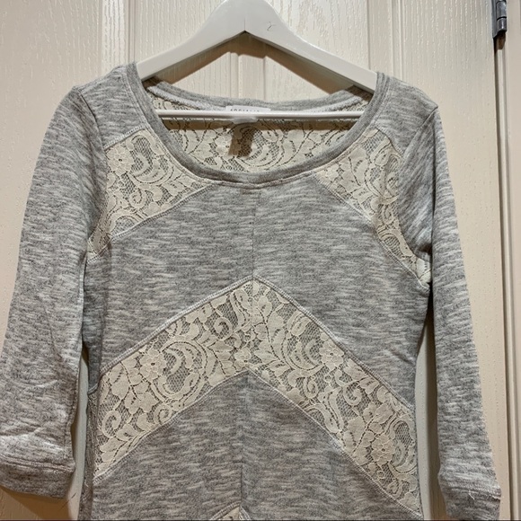 DRESS Sweatshirt Lace Heathered Gray Like New Md - Picture 3 of 9